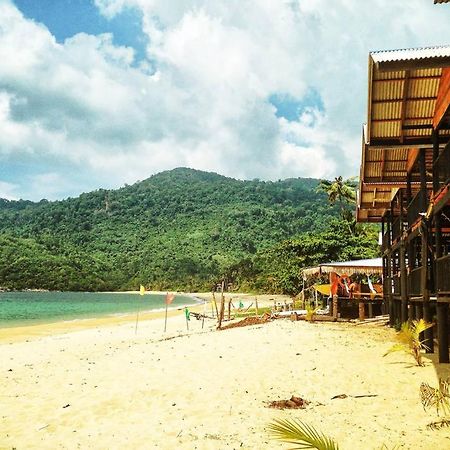 Beachfront Hut Upstairs Astra - Beach Shack Chalet Kampong Juara Luaran gambar